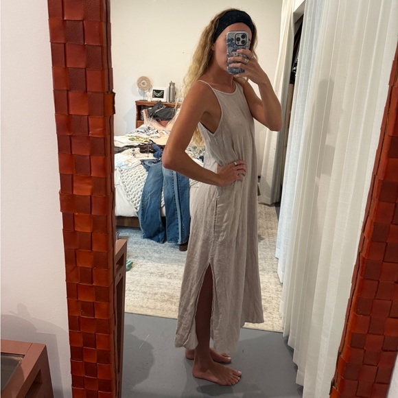 Made in Italy Linen Beige Sleeveless Maxi Dress with Pockets - Picture 2 of 4